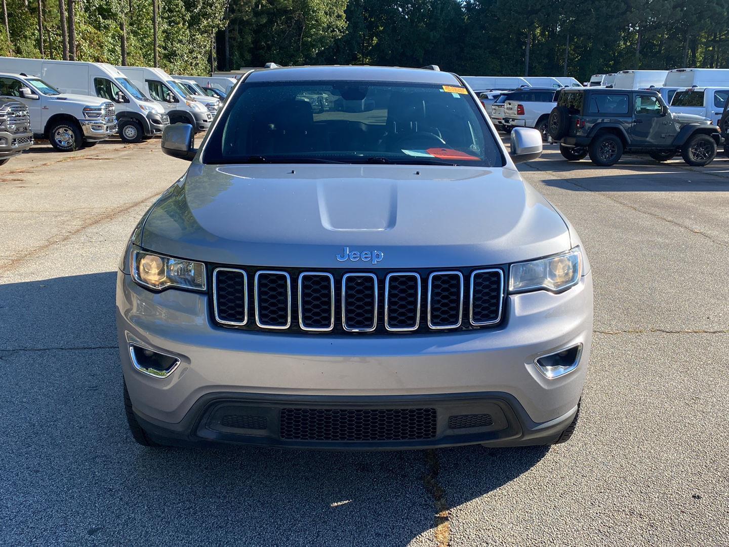 2018 Jeep Grand Cherokee Laredo E photo 3