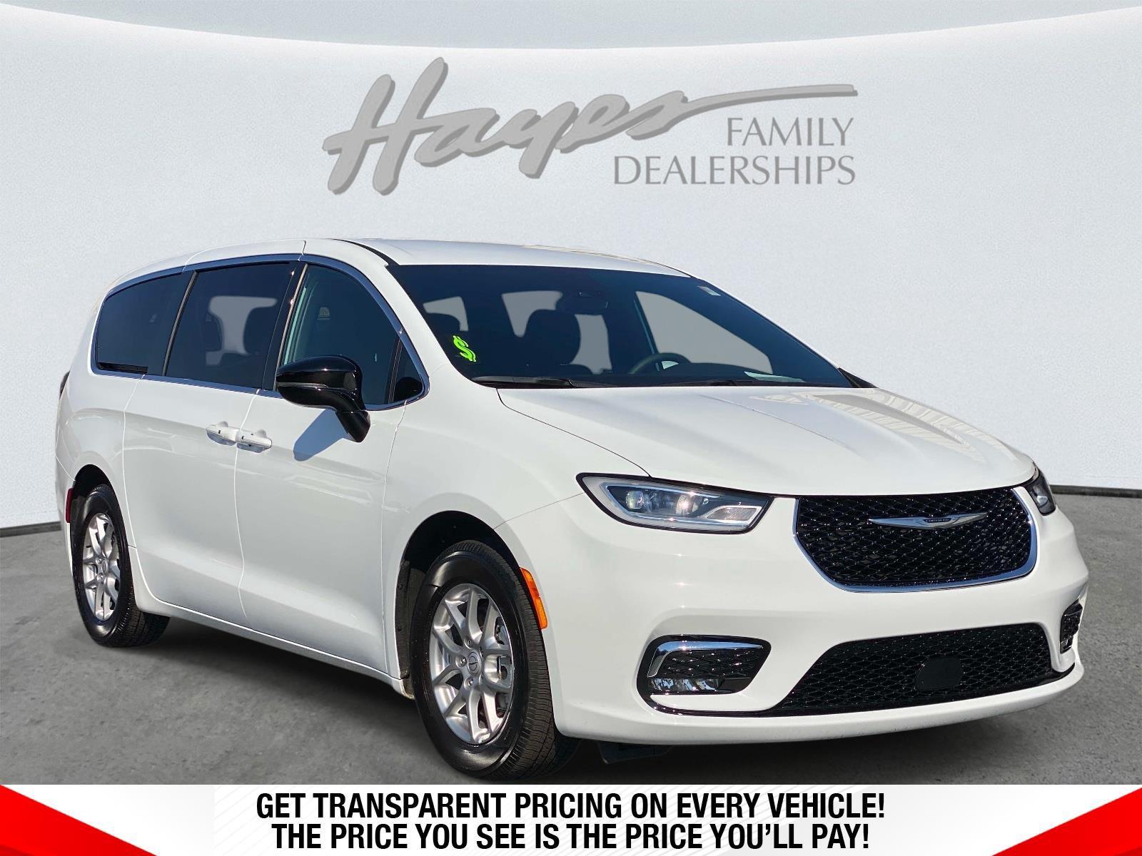 2026 Chrysler Pacifica Select