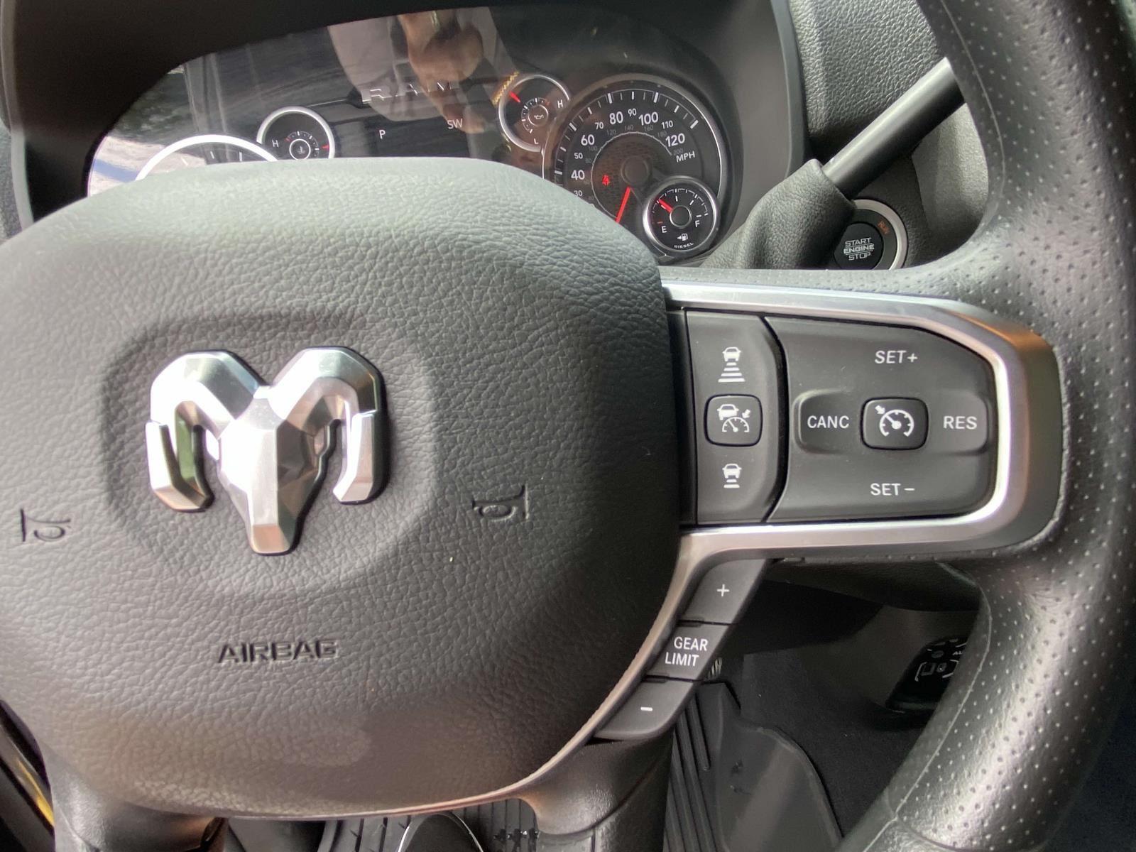 2025 Ram 2500 Tradesman photo 3