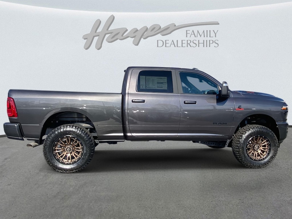 New 2025 Ram 2500 LARAMIE CREW CAB 4X4 6'4 BOX Pickup