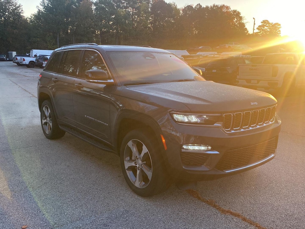 Used 2023 Jeep Grand Cherokee Limited SUV