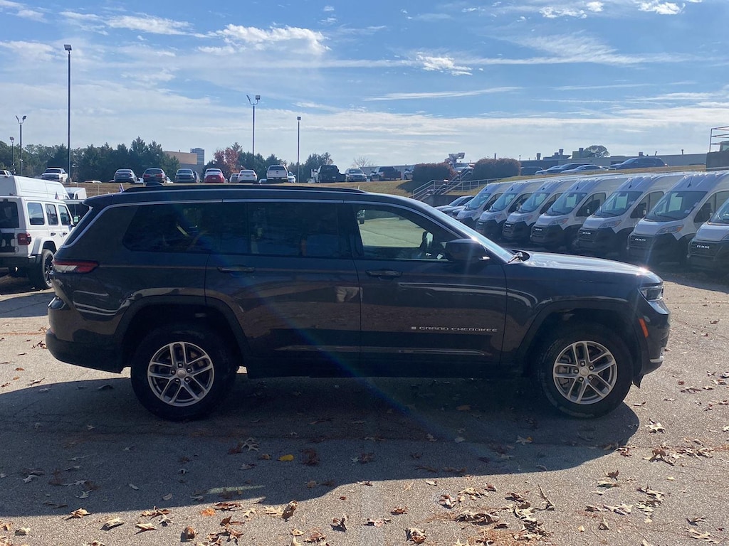 Used 2024 Jeep Grand Cherokee L Laredo SUV