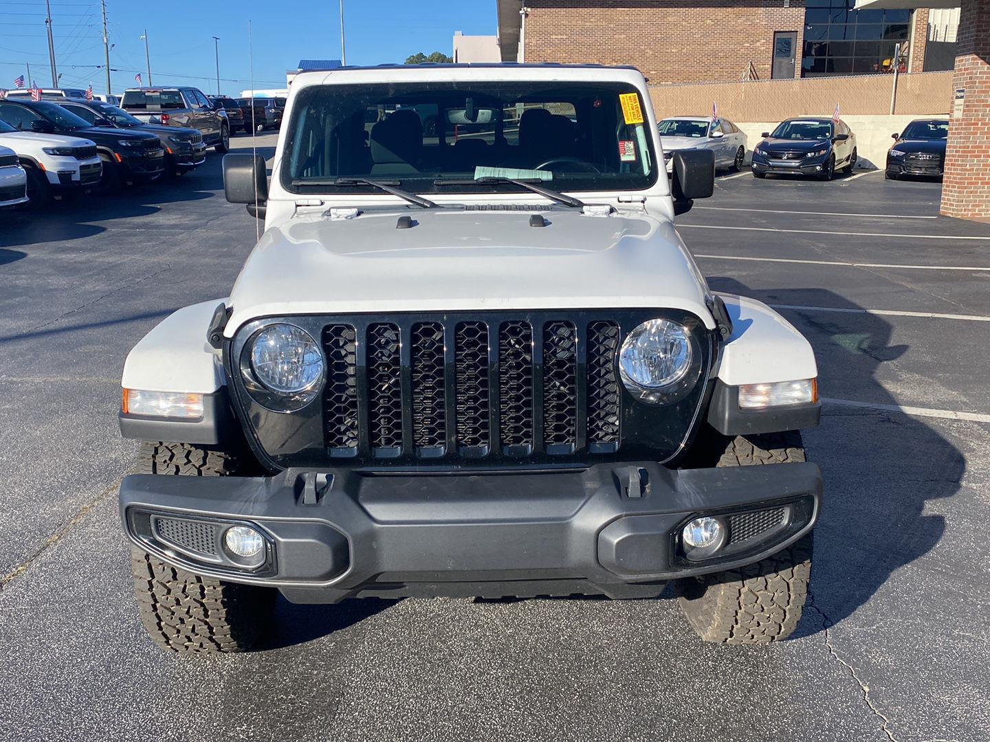 2021 Jeep Gladiator Willys photo 3