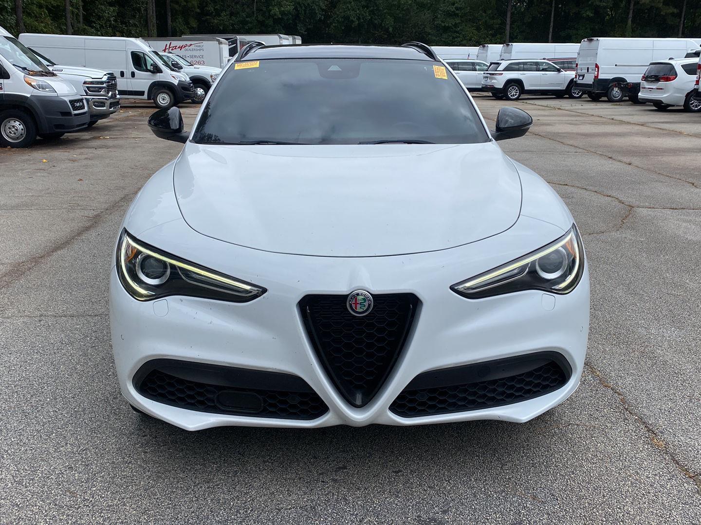2022 Alfa Romeo Stelvio Ti Sport photo 3