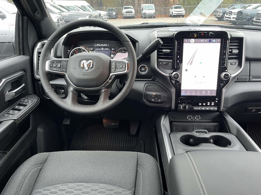 New 2026 Ram 2500 BIG HORN CREW CAB 4X4 6'4 BOX Pickup