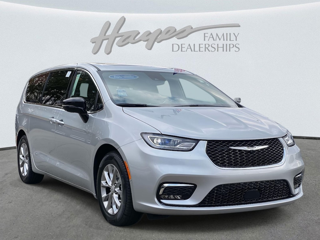 New 2026 Chrysler Pacifica LIMITED Passenger Van