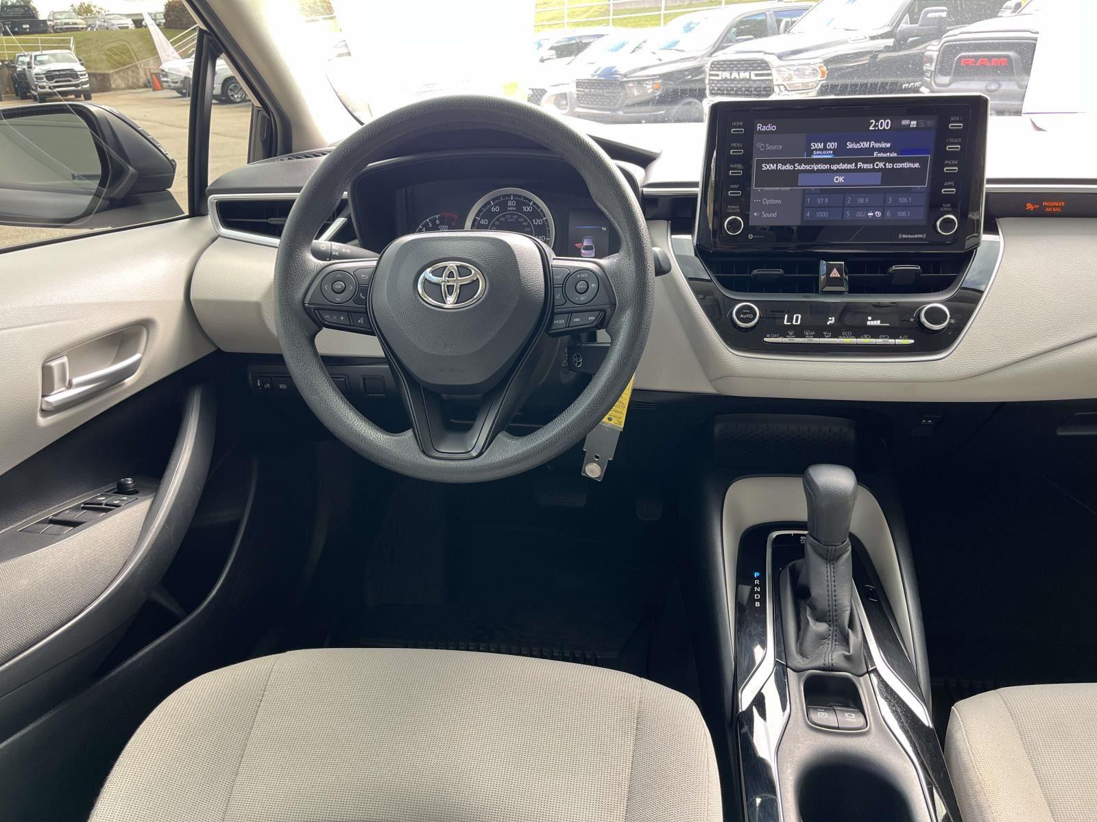 2021 Toyota Corolla LE photo 4