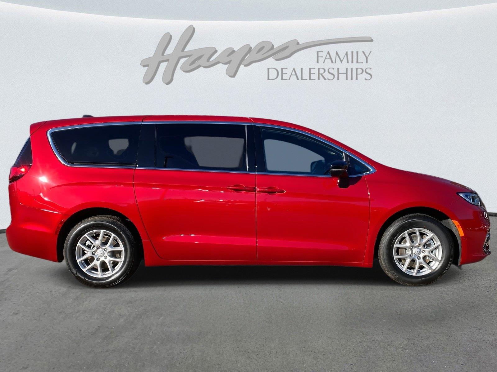 New 2026 Chrysler Pacifica SELECT Passenger Van