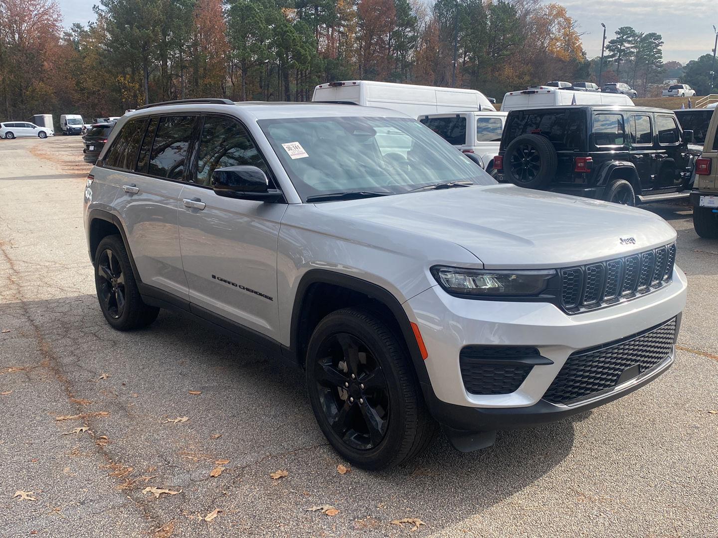 2024 Jeep Grand Cherokee Altitude X photo 2
