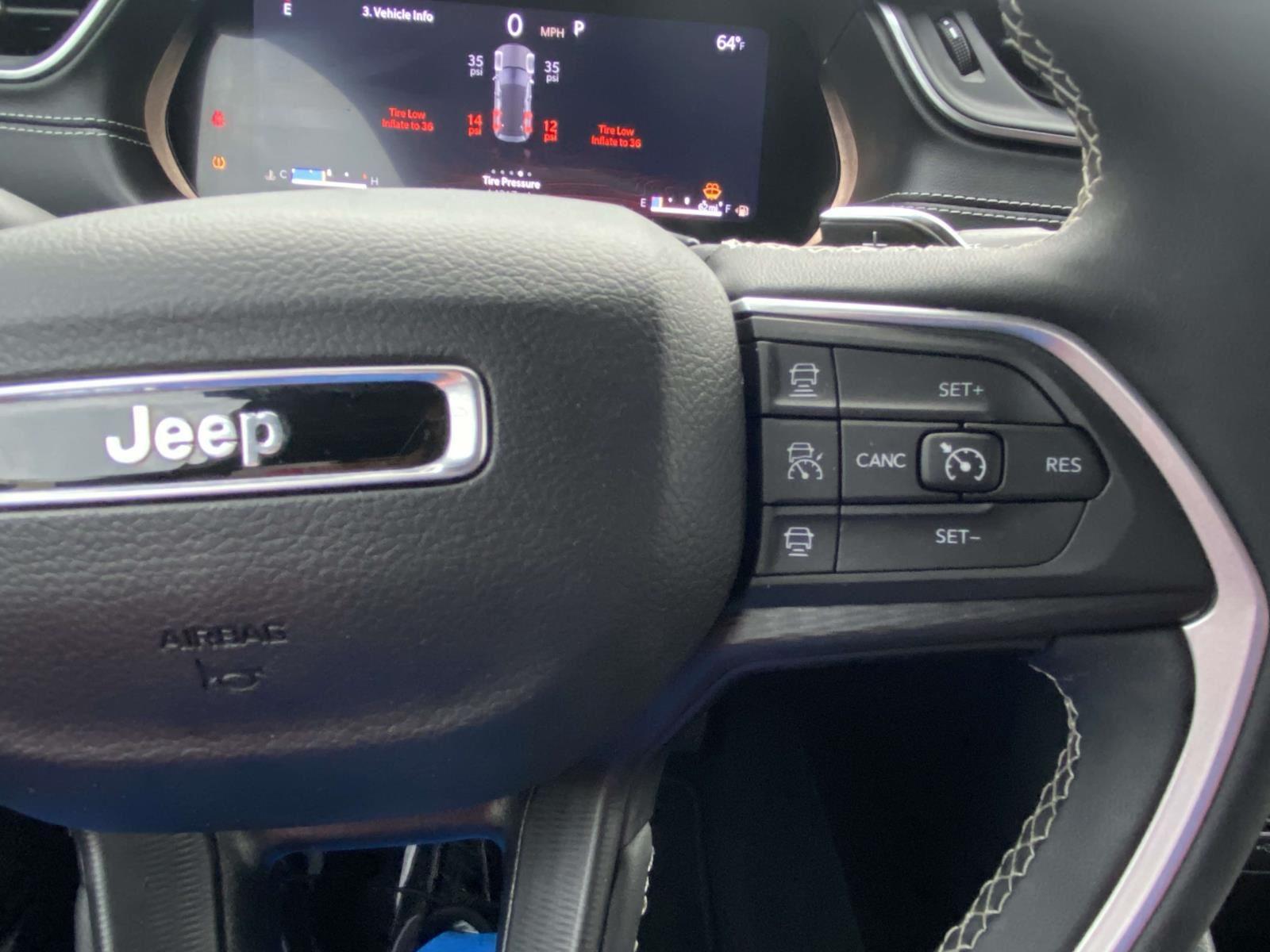 2024 Jeep Grand Cherokee Laredo X photo 3