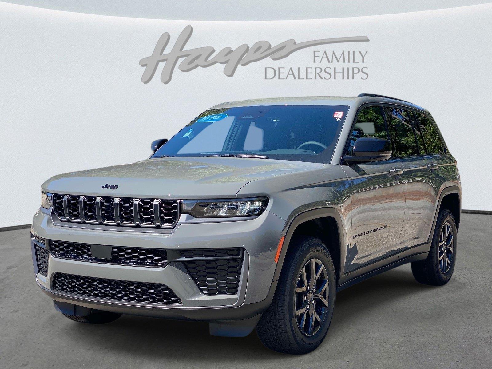 New 2027 Jeep Grand Cherokee 2 Row LAREDO 4X Sport Utility