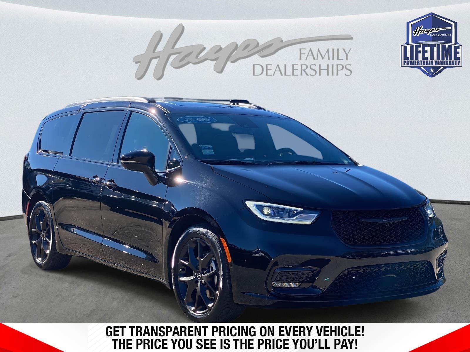 2026 Chrysler Pacifica Limited's photo