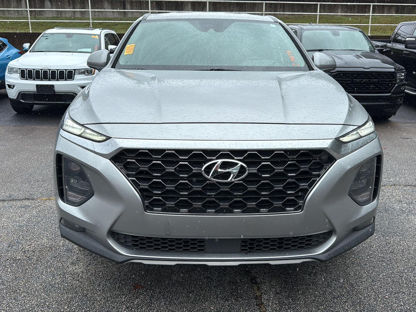 2020 Hyundai Santa Fe SEL photo 3