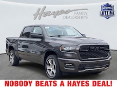 2026 Ram 1500 EXPRESS CREW CAB 4X2 5'7 BOX Pickup