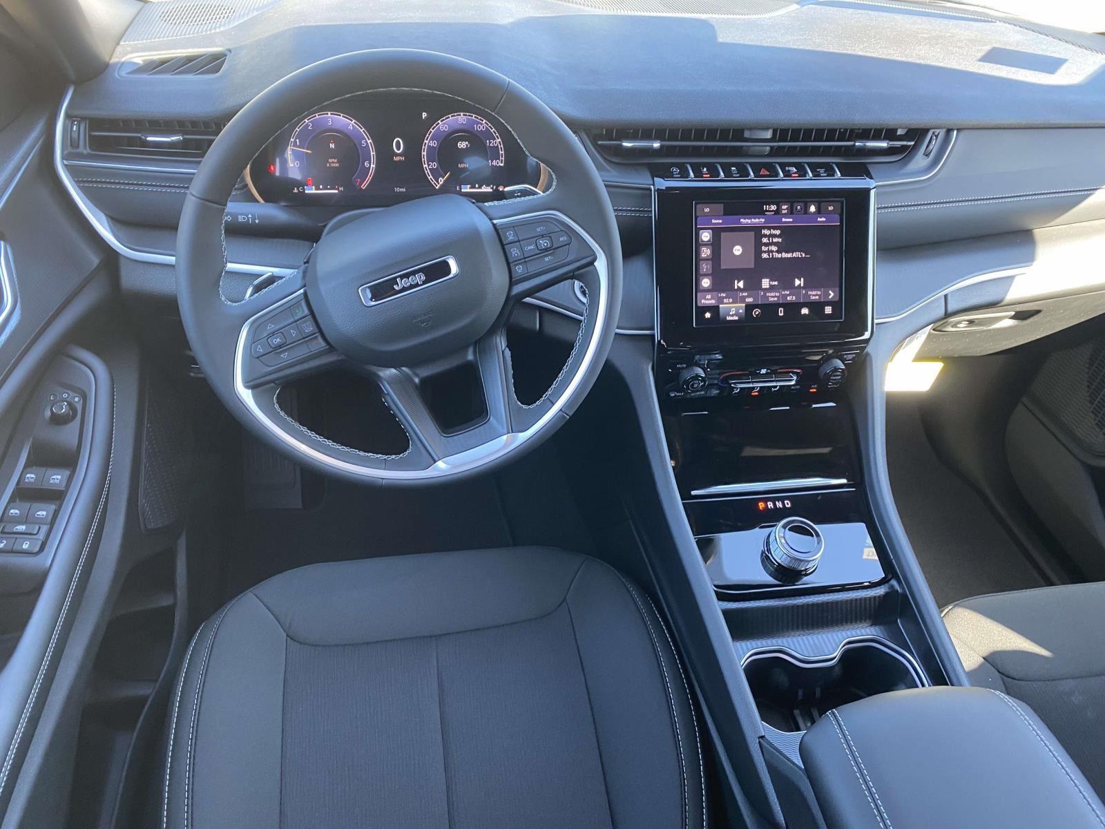 2025 Jeep Grand Cherokee Laredo - Photo 10