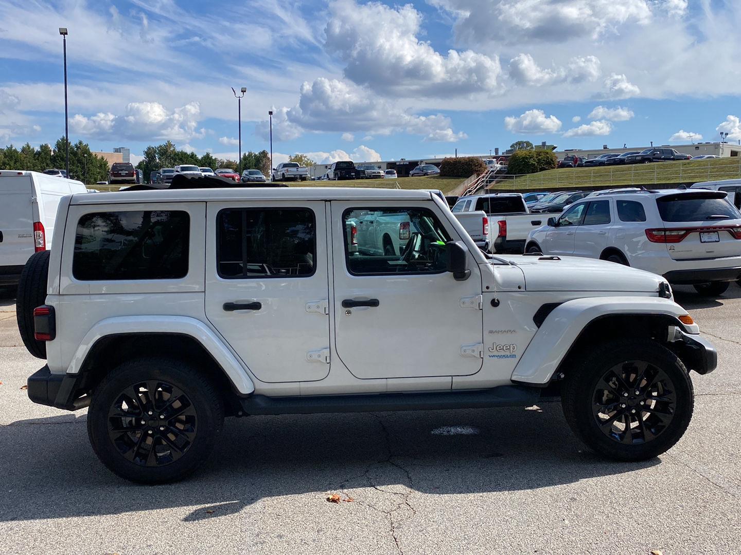 2022 Jeep Wrangler 4xe Unlimited Sahara photo 4