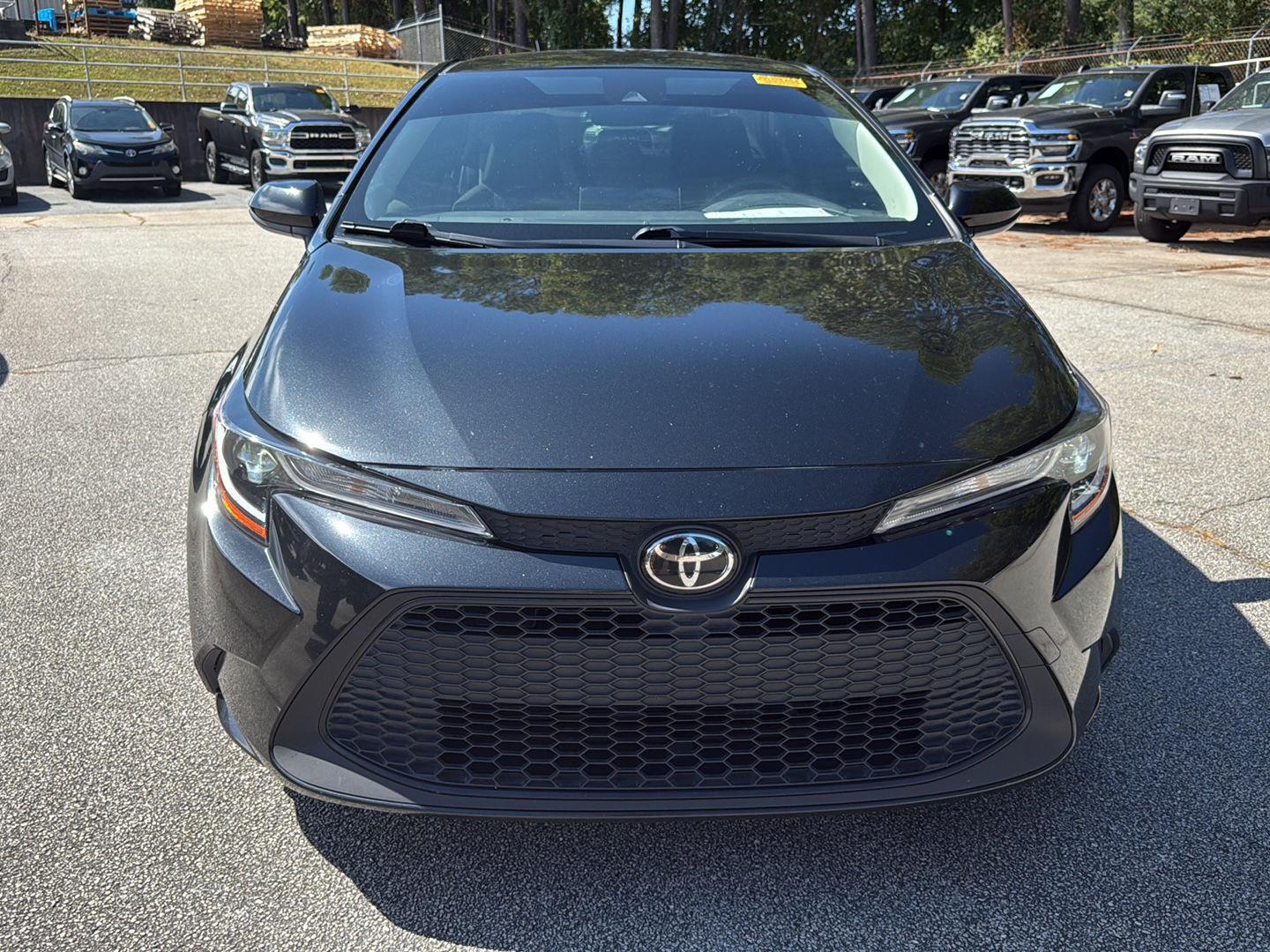 2021 Toyota Corolla LE photo 3