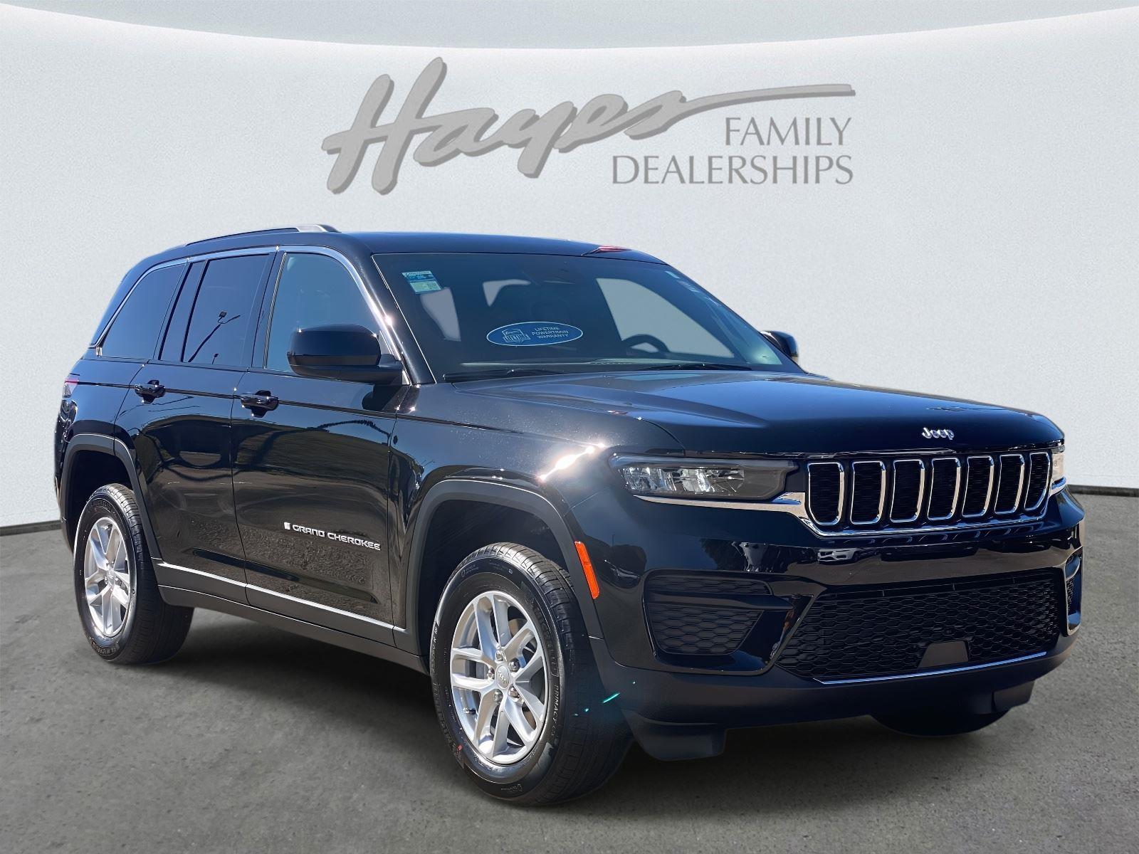2025 Jeep Grand Cherokee Laredo photo 2
