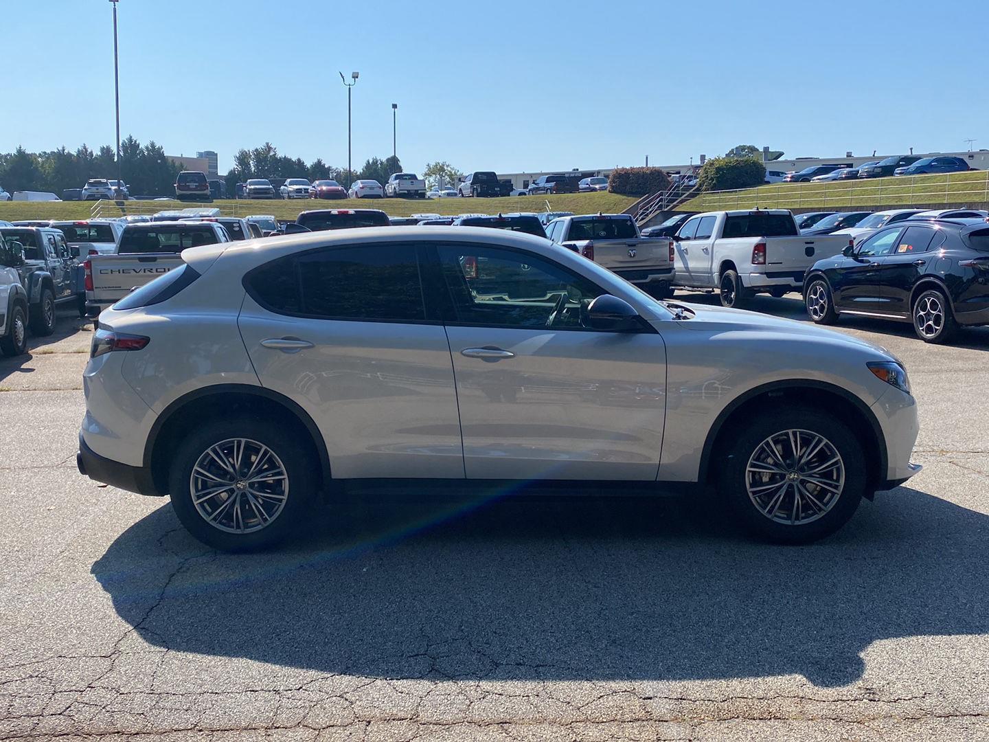 2024 Alfa Romeo Stelvio Sprint photo 4