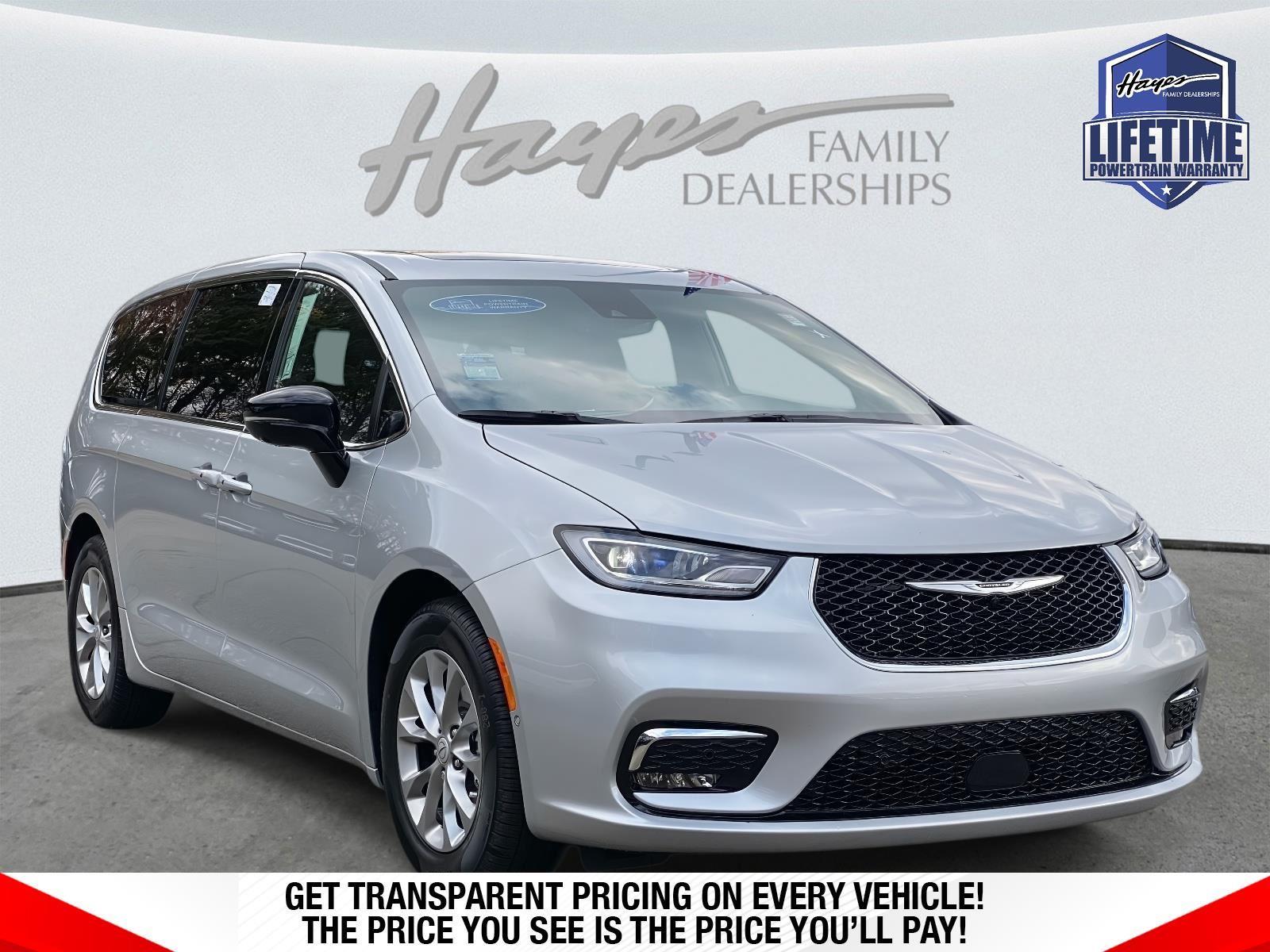 2026 Chrysler Pacifica Limited's photo