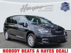 2025 Chrysler Pacifica SELECT Passenger Van