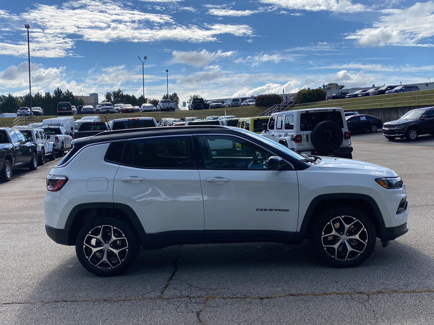 2024 Jeep Compass Limited photo 2
