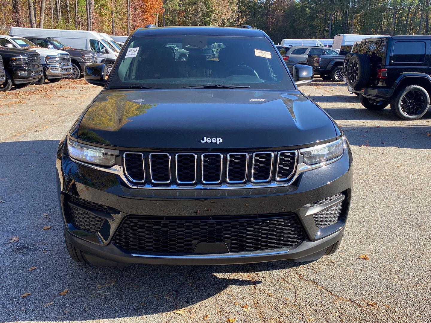 2024 Jeep Grand Cherokee Laredo X photo 3