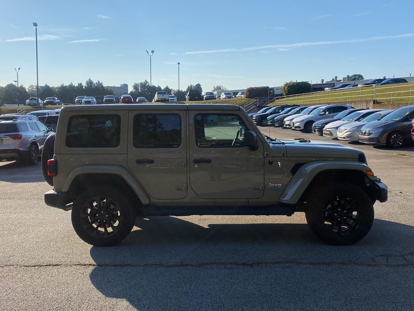 2022 Jeep Wrangler 4xe Unlimited Sahara photo 4