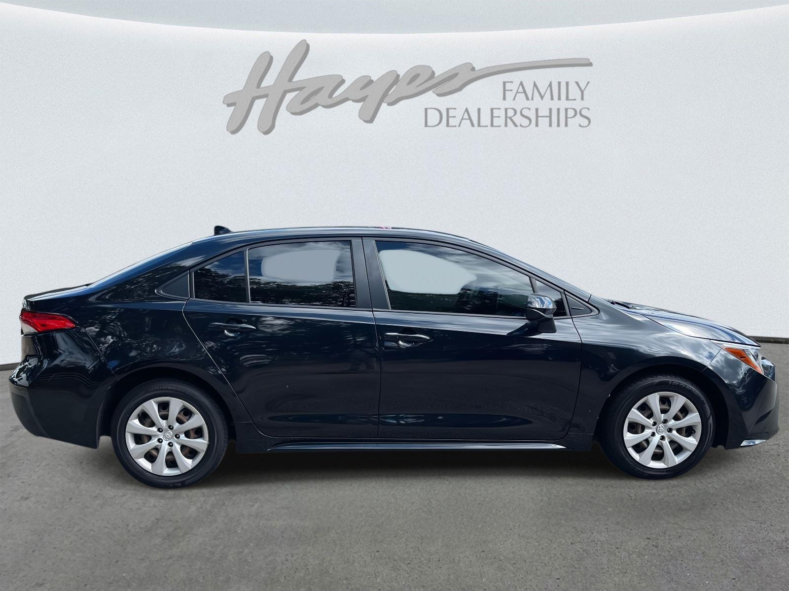 2021 Toyota Corolla LE photo 3