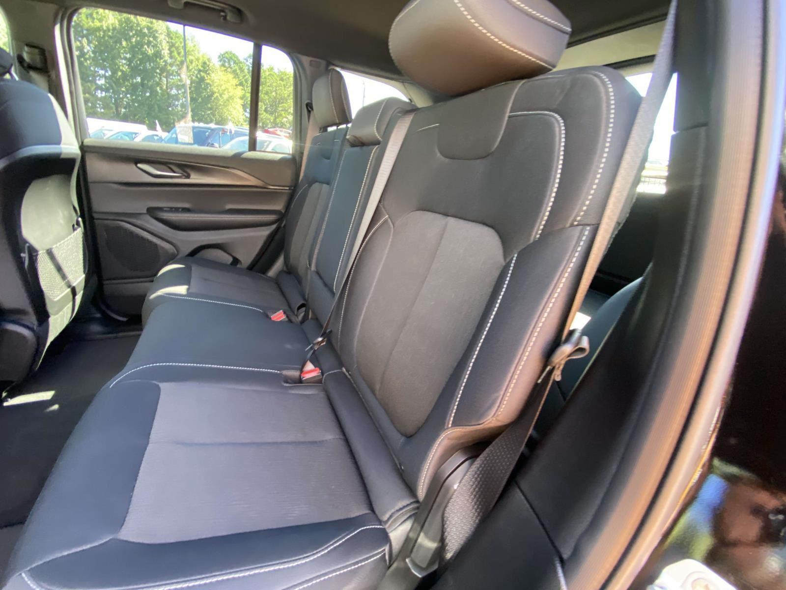 2025 Jeep Grand Cherokee Laredo - Photo 11
