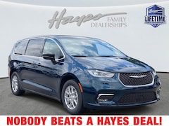 2025 Chrysler Pacifica SELECT Passenger Van