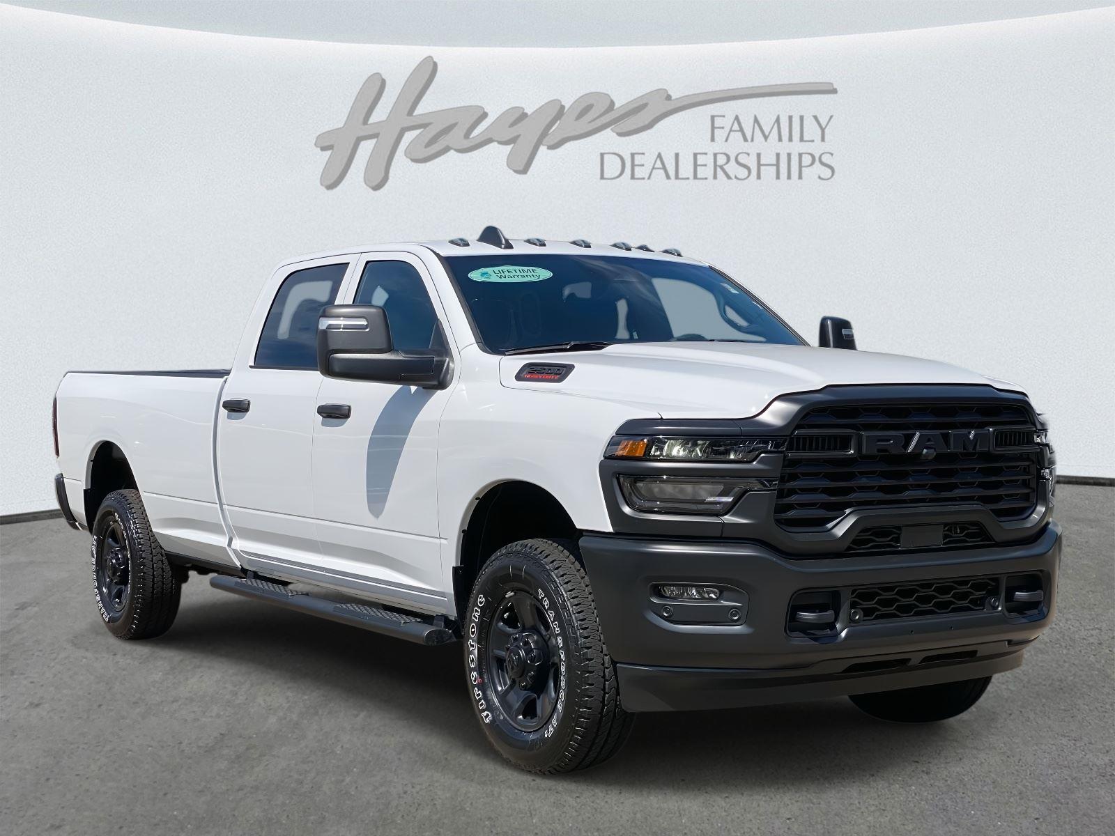 2025 Ram 2500 Tradesman photo 2