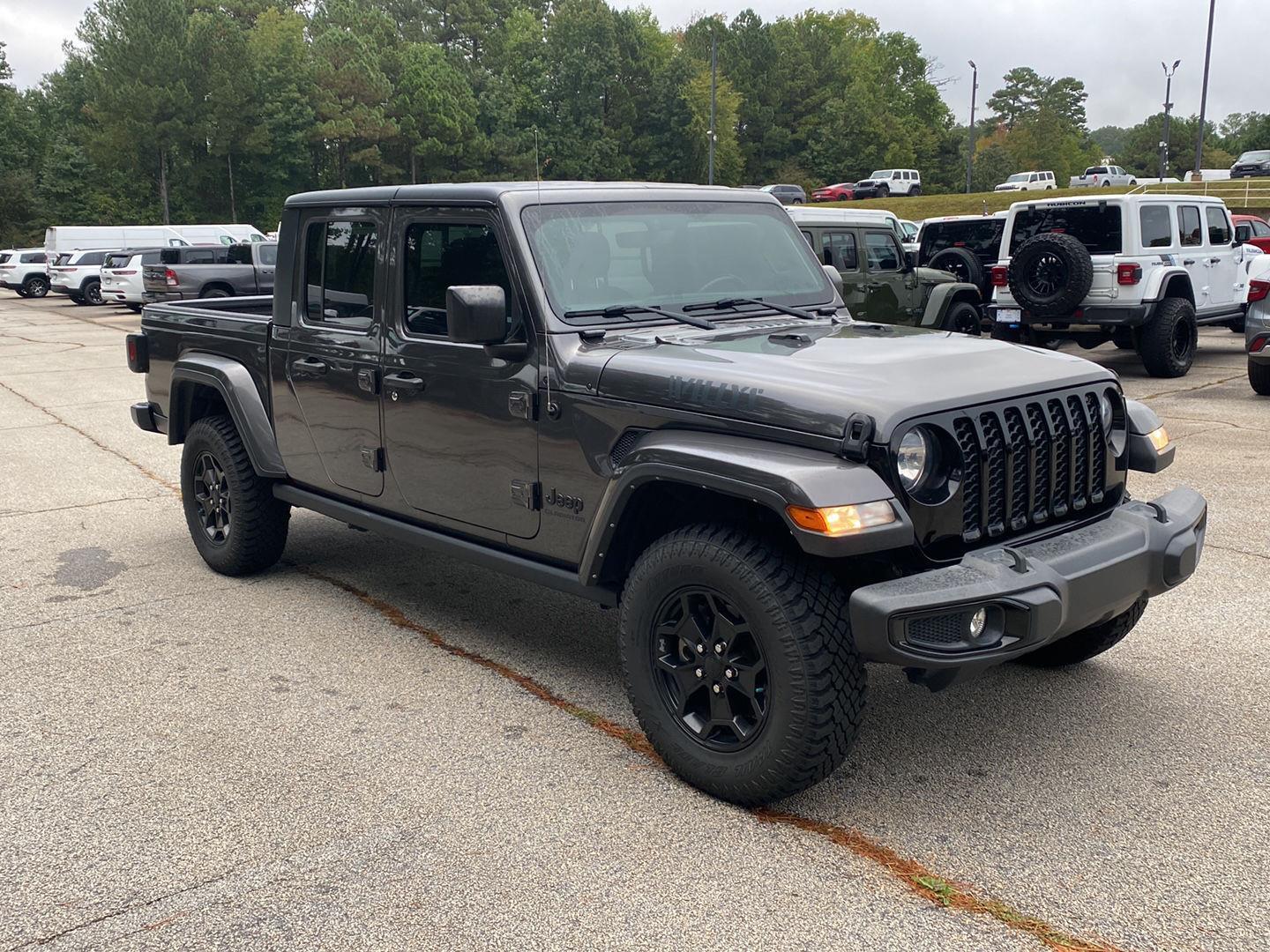 2021 Jeep Gladiator Willys photo 2