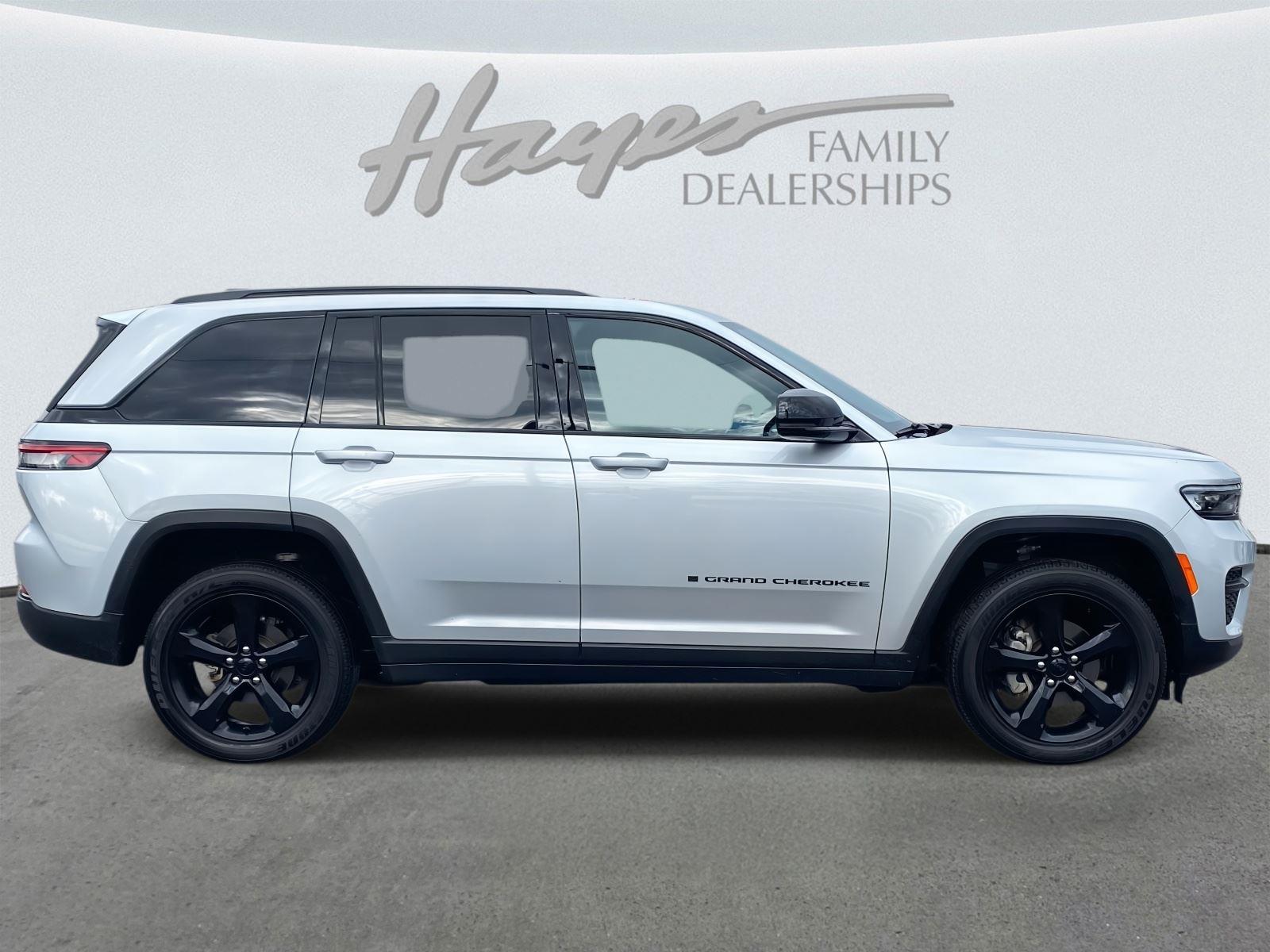 2024 Jeep Grand Cherokee Altitude X photo 2