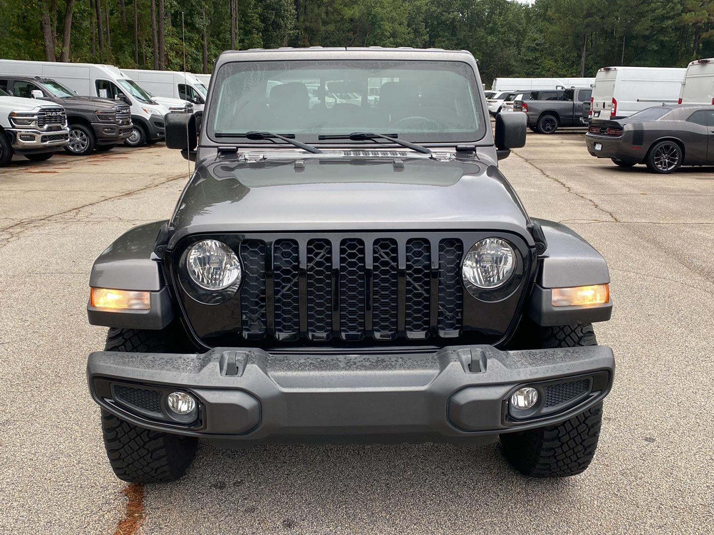 2021 Jeep Gladiator Willys photo 3