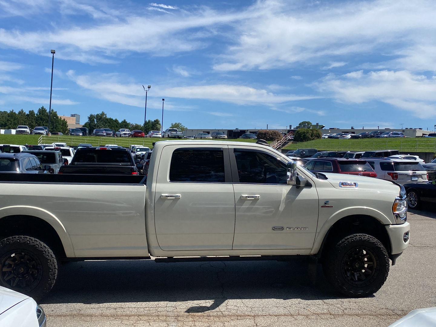 2022 Ram 3500 Longhorn photo 4