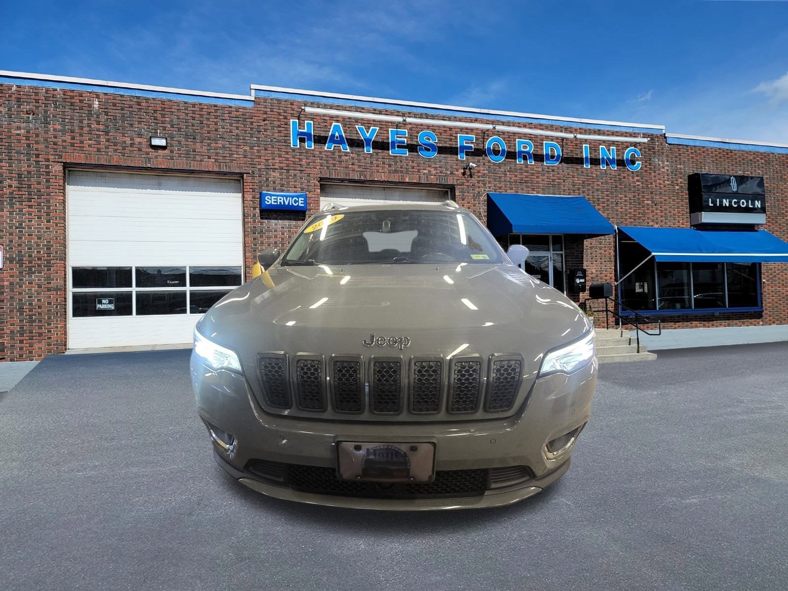 Used 2019 Jeep Cherokee Limited with VIN 1C4PJMDX3KD435584 for sale in Newport, VT