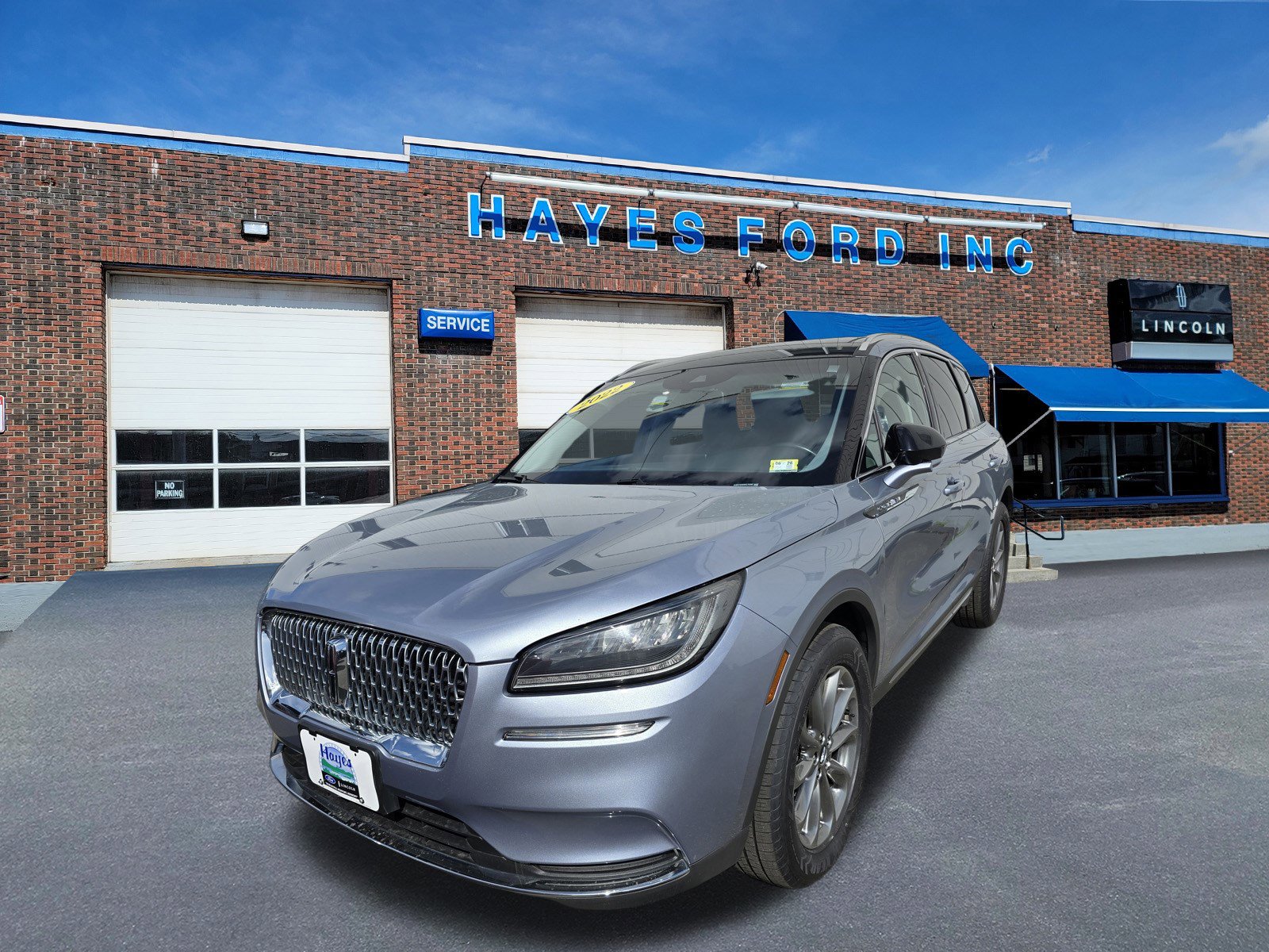 2022 Lincoln Corsair Standard photo 2