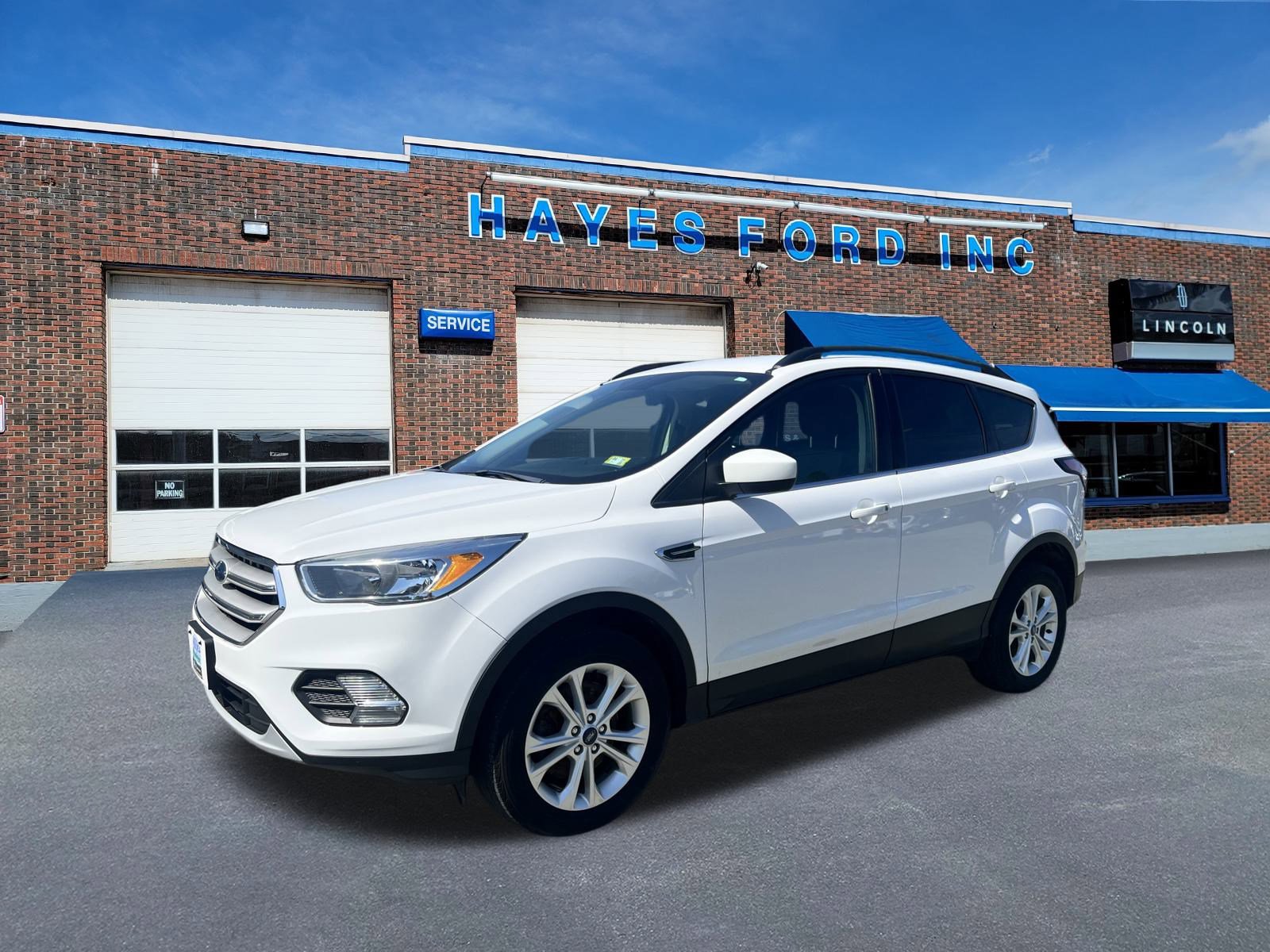 Used 2018 Ford Escape SE with VIN 1FMCU9GDXJUC43416 for sale in Newport, VT