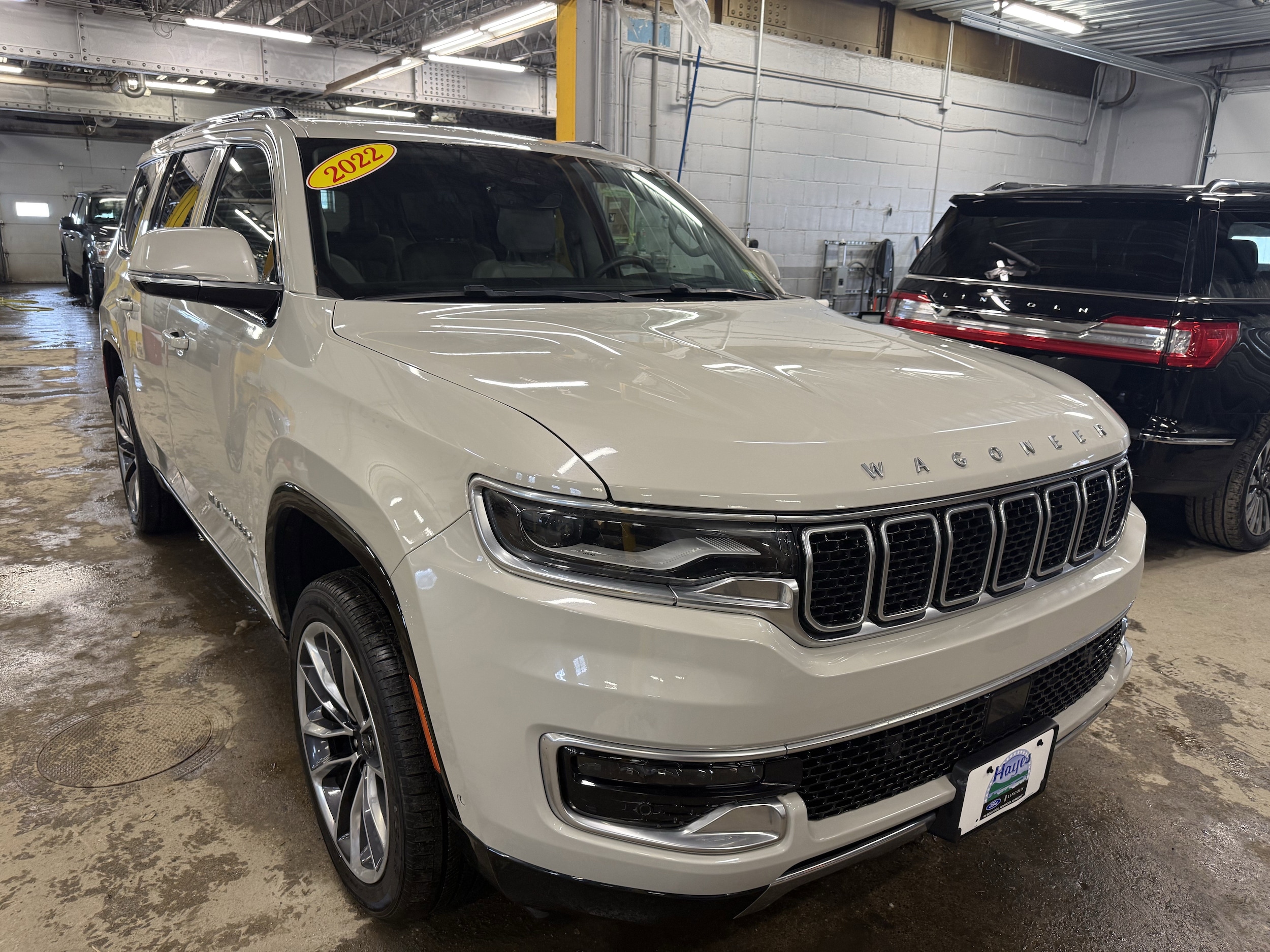2022 Jeep Wagoneer Series III 4WD's photo