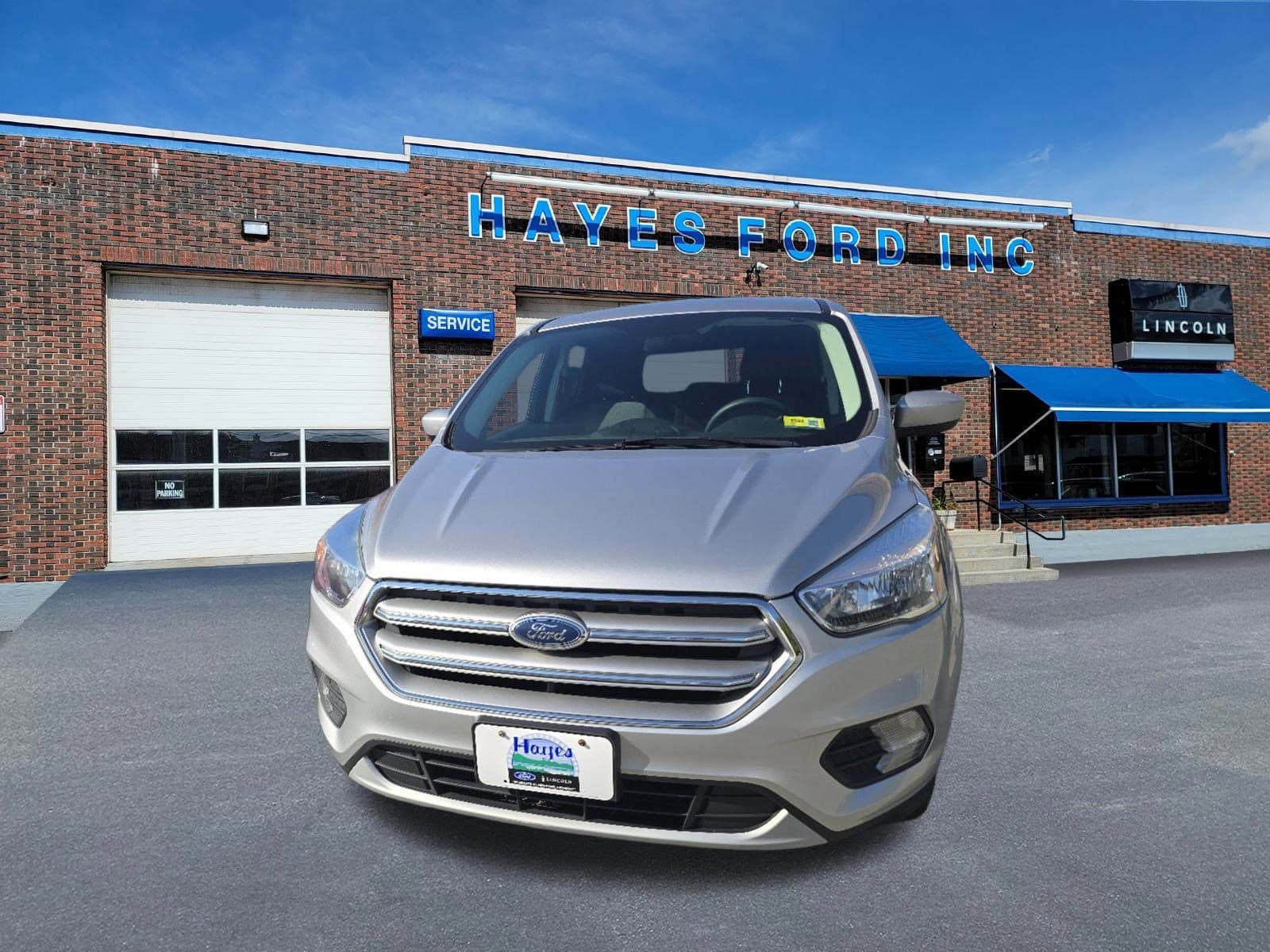 Used 2017 Ford Escape SE with VIN 1FMCU9GD4HUD32571 for sale in Newport, VT