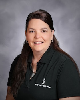 Staff member Mandi from ID_2a0644ac1dcf