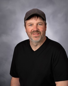 Staff member Cliff from ID_bcff72d89e2c