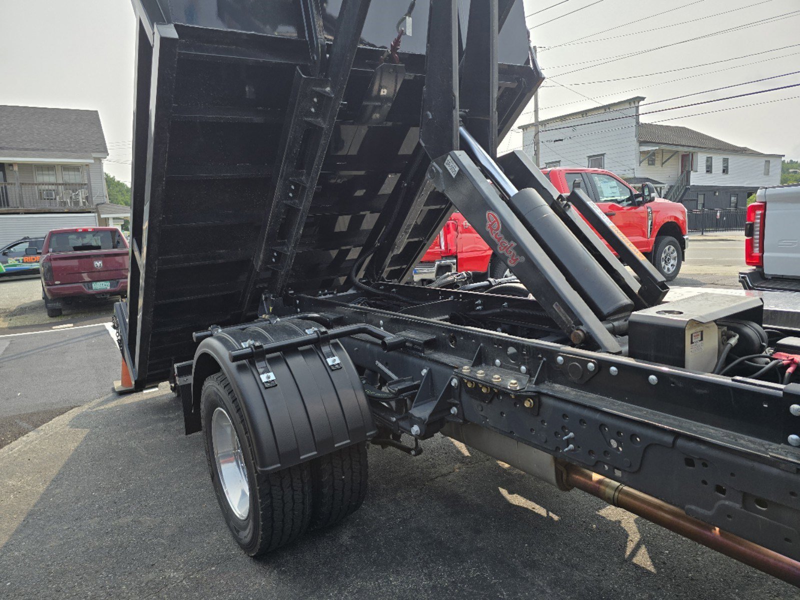 2024 Ford F-600 photo 2