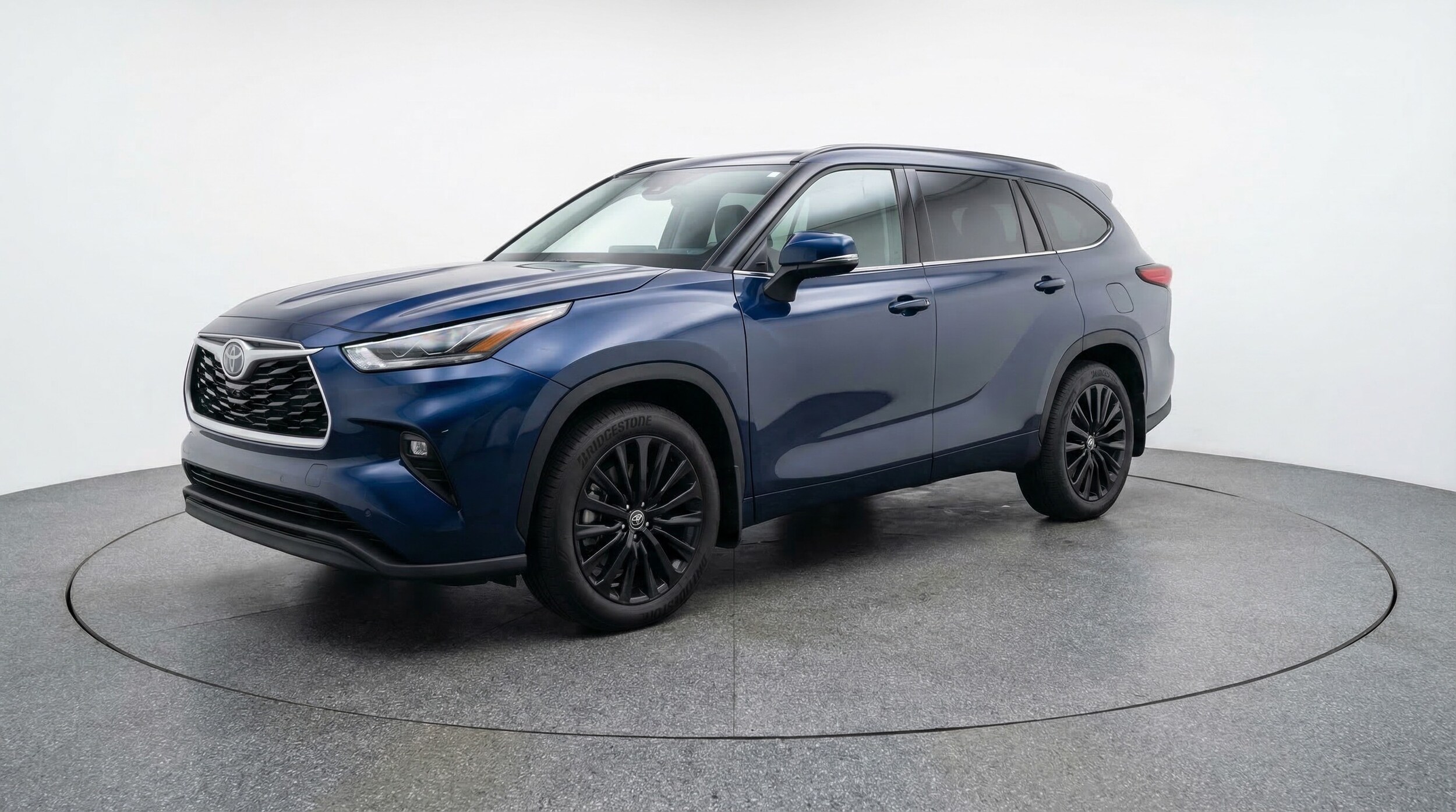Thumbnail: 2025 Toyota Highlander - 3