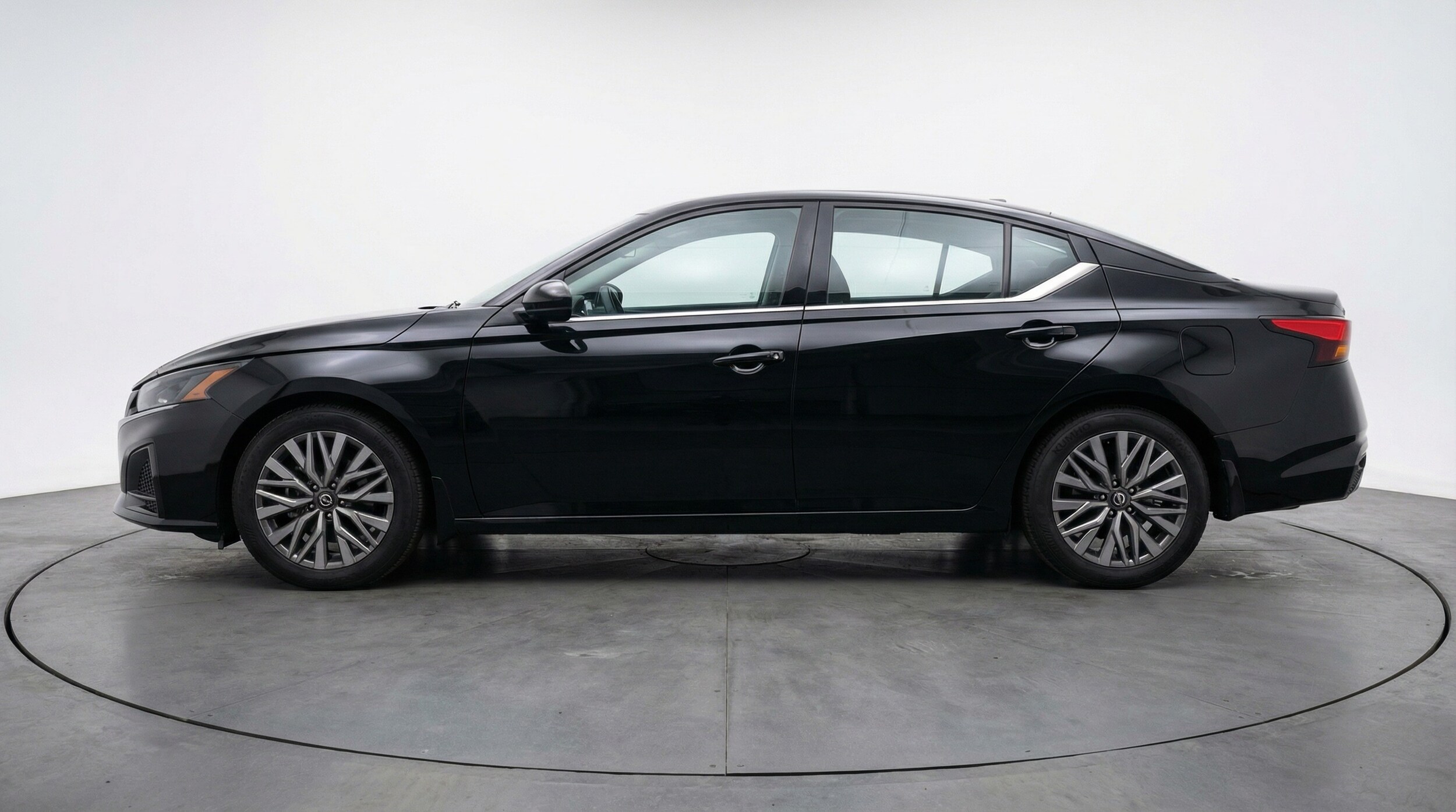 Thumbnail: 2025 Nissan Altima - 4