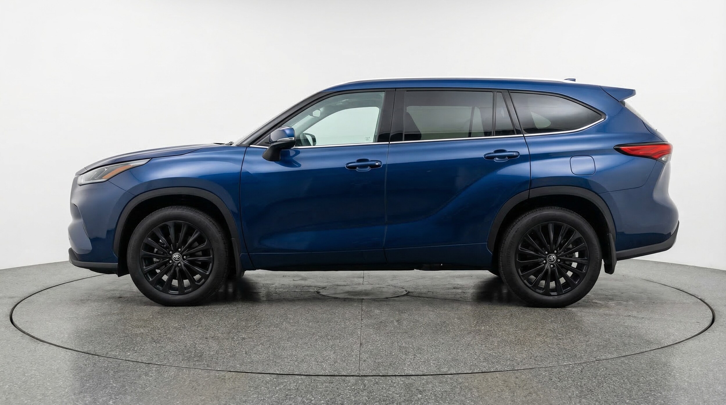 Thumbnail: 2025 Toyota Highlander - 4