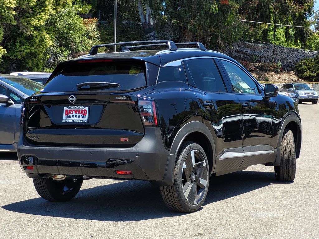 2025 Nissan Kicks SR - Photo 4