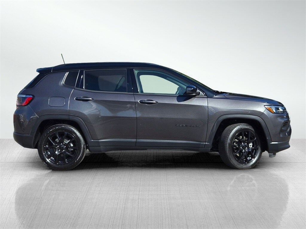 2022 Jeep Compass Altitude photo 3