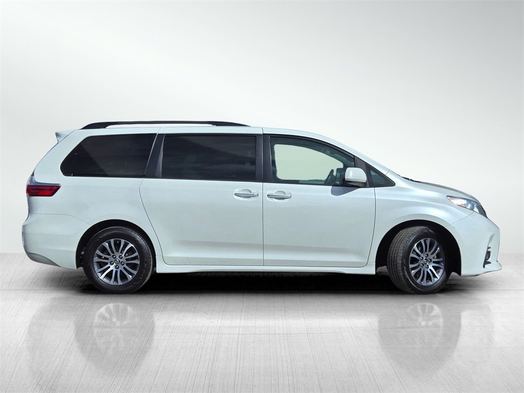 Used 2018 Toyota Sienna XLE Premium Van Passenger Van